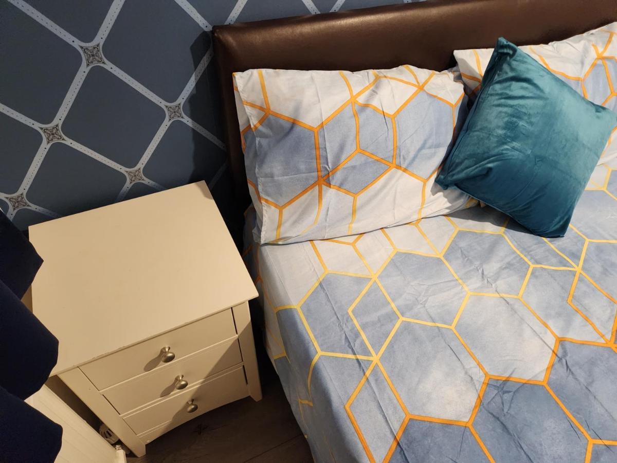 Gatwick Star Night Stay - Gatwick Кролей Экстерьер фото