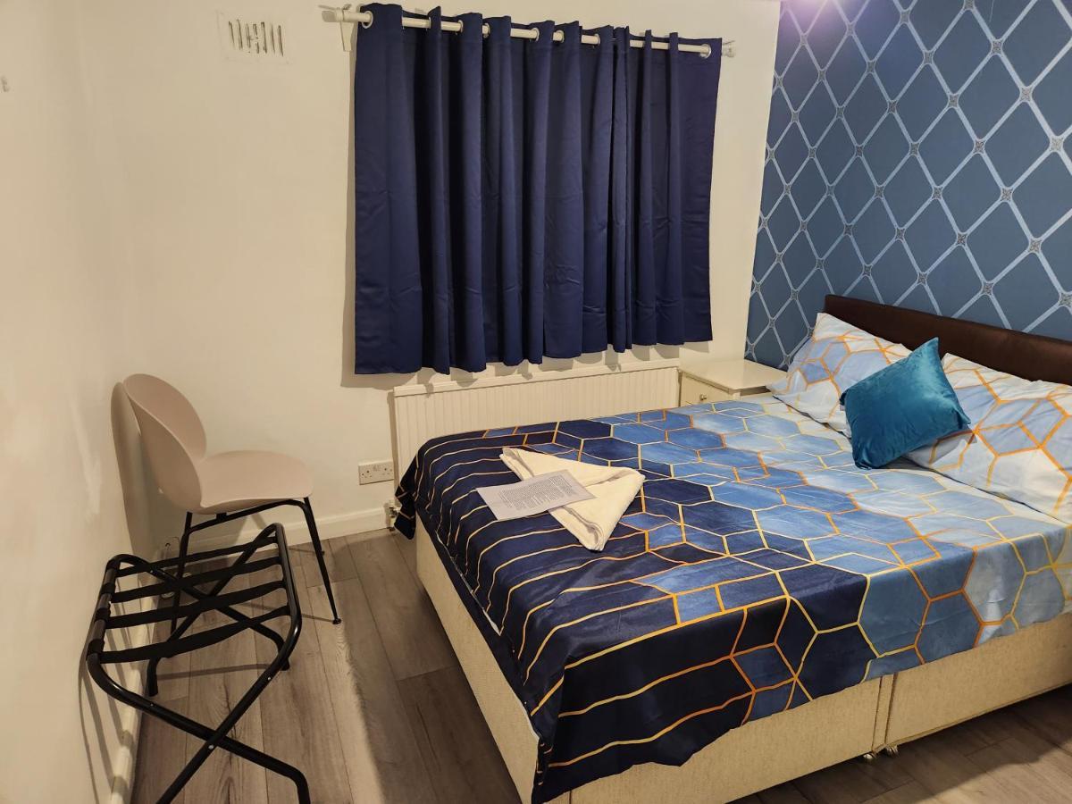 Gatwick Star Night Stay - Gatwick Кролей Экстерьер фото