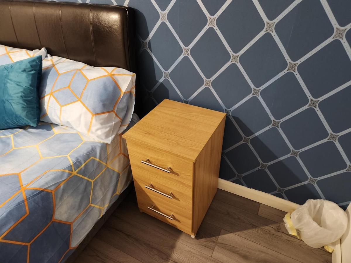 Gatwick Star Night Stay - Gatwick Кролей Экстерьер фото