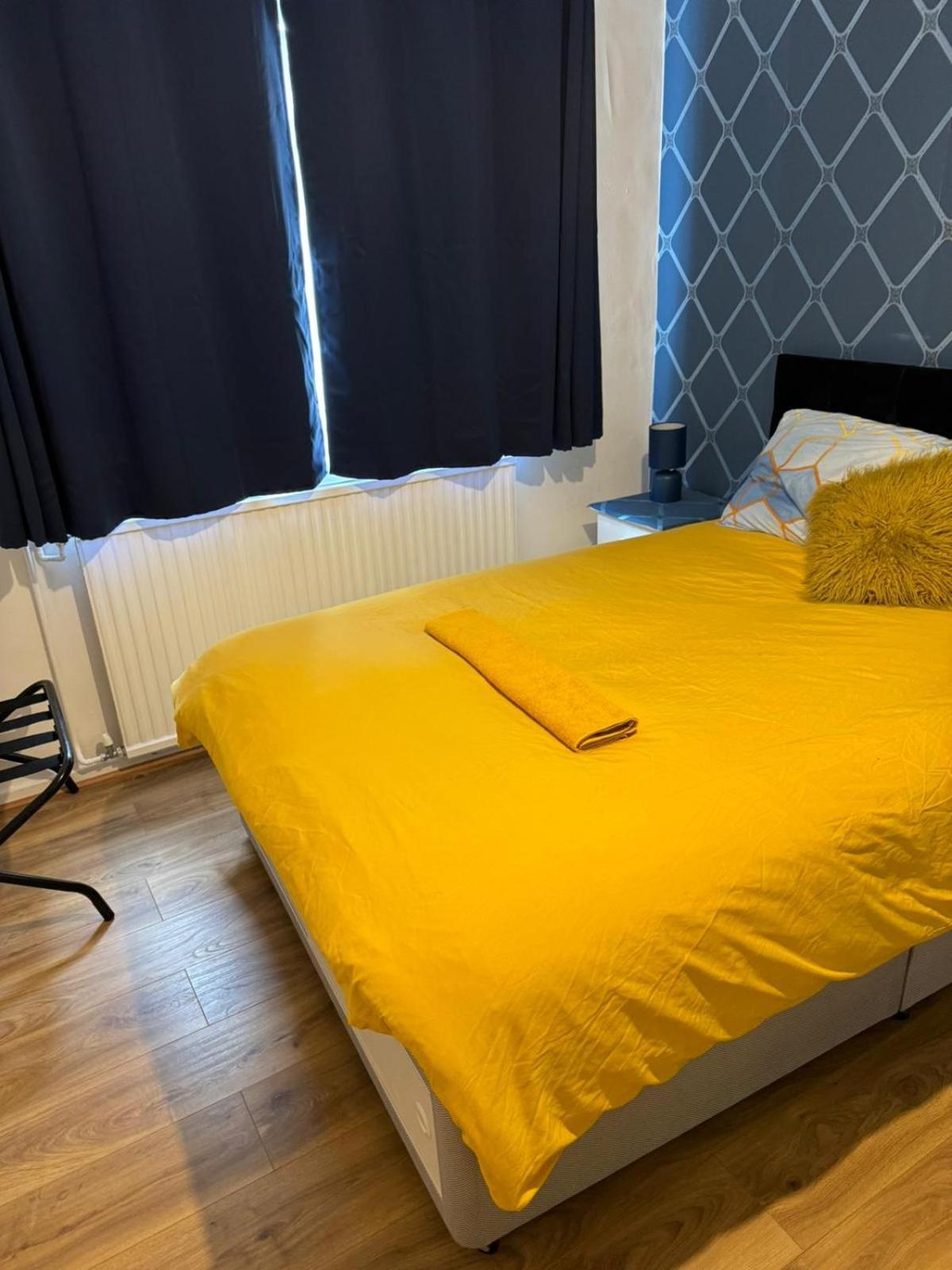 Gatwick Star Night Stay - Gatwick Кролей Экстерьер фото