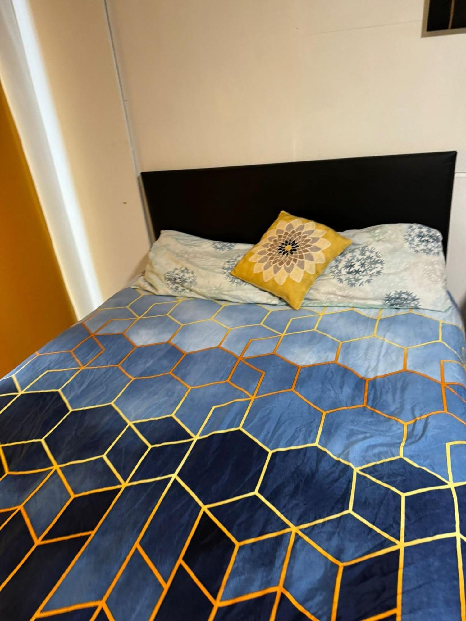 Gatwick Star Night Stay - Gatwick Кролей Экстерьер фото