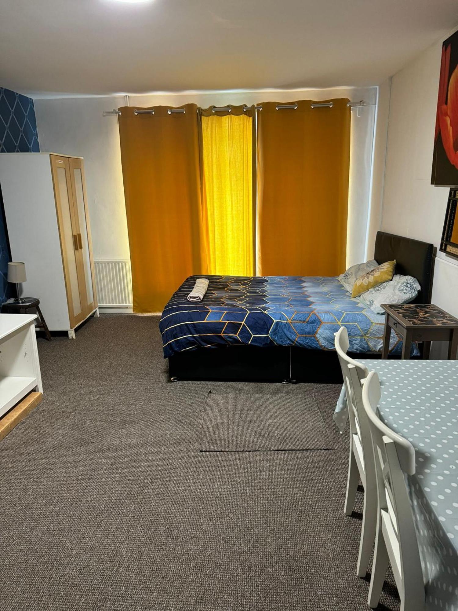 Gatwick Star Night Stay - Gatwick Кролей Экстерьер фото